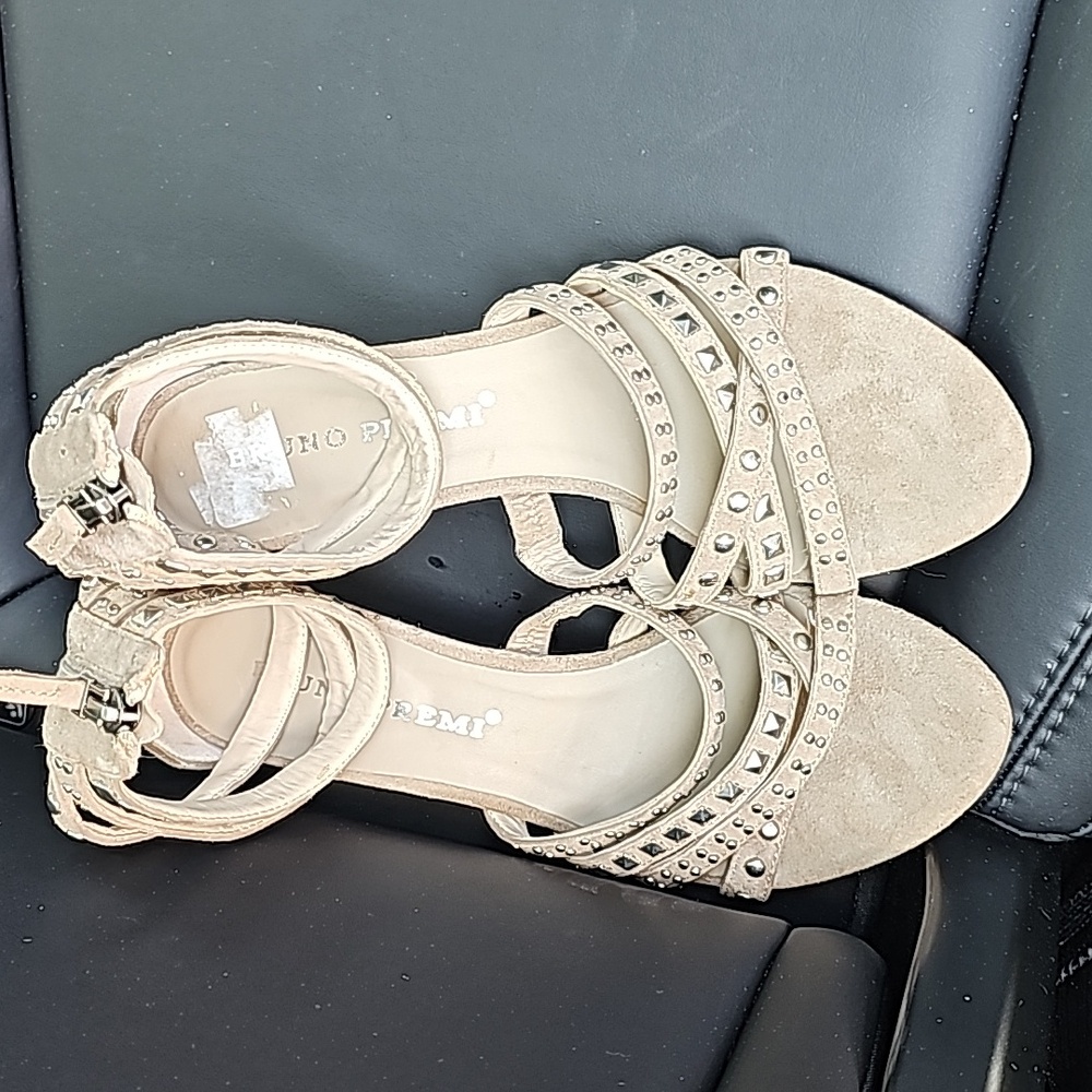 Anthropologie Bruno Premi leather Sandals Super Comfy and cute w/studs 38 NWT